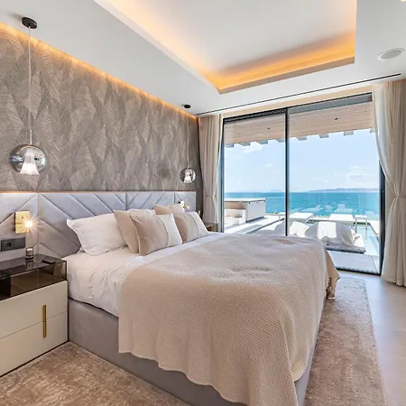 Luxury Front Line Apartament *