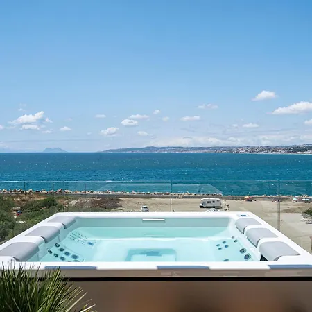 Luxury Front Line Apartament *