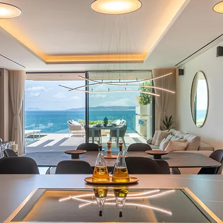 Luxury Front Line Apartment *