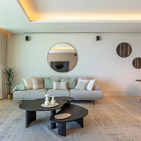 Luxury Front Line *
