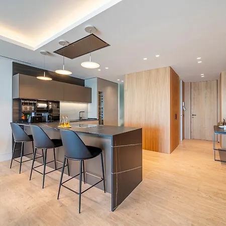 Luxury Front Line Apartment